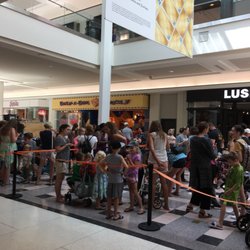 Build-A-Bear Workshop - The start of the long line