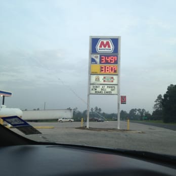 Marathon - a gas station and a gas station sign - Gas Stations Near Me - Castleberry, Alabama