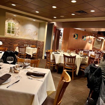 Girasole - Dining room - Italian Near Me - Bound Brook, New Jersey
