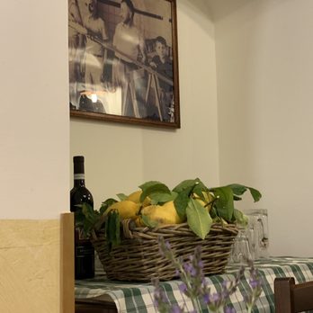 Donna Stella - Inside - Pizza Near Me - Amalfi, SA