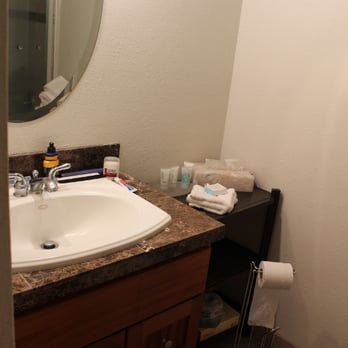 Kamaole Sands - Look into the master bathroom - Vacation Rentals Near Me - Kihei, Hawaii Kamaole Sands - Look into the master bathroom - Vacation Rentals Near Me - Kihei, Hawaii