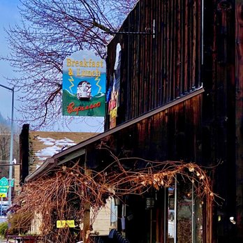 Patti's Thunder Cafe - Exterior of the cafe. - Breakfast & Brunch Near Me - Quincy, California