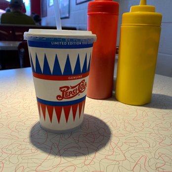 Main St Dairy Freeze - Old school feels - Ice Cream & Frozen Yogurt Near Me - Sumner, Washington