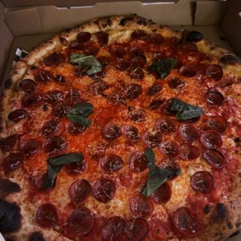 Sammataro - Pizza pepperoni uber - Pizza Near Me - Austin, Texas