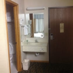 Fireside Inn & Suites - Bathroom vanity