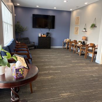Cedar Village Dentistry - Office lobby! Spacious, clean and complementary coffee or water! - Cosmetic Dentists Near Me - Mason, Ohio Cedar Village Dentistry - Office lobby! Spacious, clean and complementary coffee or water! - Cosmetic Dentists Near Me - Mason, Ohio