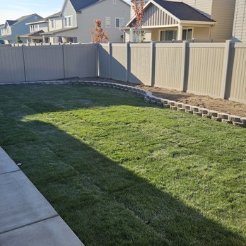 Three Leaf Lawn Care - a fenced in yard - Lawn Services Near Me Three Leaf Lawn Care - a fenced in yard - Lawn Services Near Me