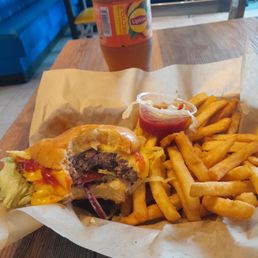 Enjoyed the peach ice tea. The burger was a bit over cooked but good. Enjoyed the peach ice tea. The burger was a bit over cooked but good.