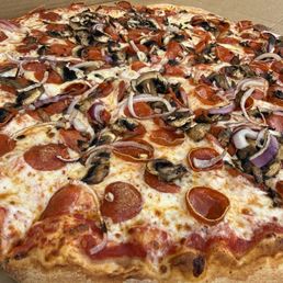 Large 3 topping pie with pep, mushroom, red onion Large 3 topping pie with pep, mushroom, red onion