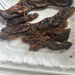 This was the kalbi ribs I got. Where's the meat? This was the kalbi ribs I got. Where's the meat?
