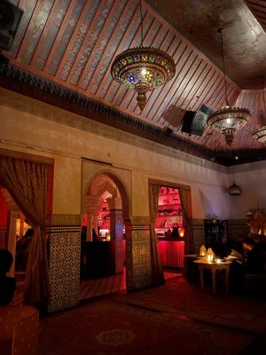 Members Restaurant & Club by null