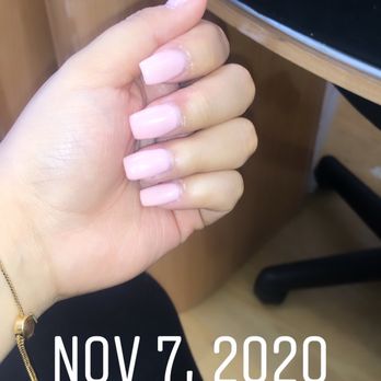 At Your Fingertips - Nail Salons Near Me - Portland, Oregon