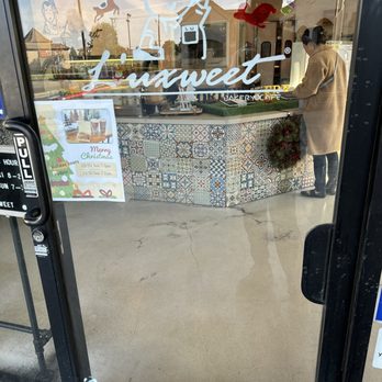 L'uxweet - Bakeries Near Me - Tustin, California L'uxweet - Bakeries Near Me - Tustin, California