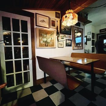 The Sandspur - Inside - New American Near Me - Carolina Beach, North Carolina The Sandspur - Inside - New American Near Me - Carolina Beach, North Carolina