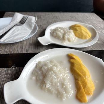 Tamayo's 2 - Mango Sticky Rice - Asian Fusion Near Me - Bremerton, Washington