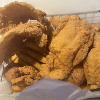 Red Crab House - Seafood Near Me - Snellville, Georgia