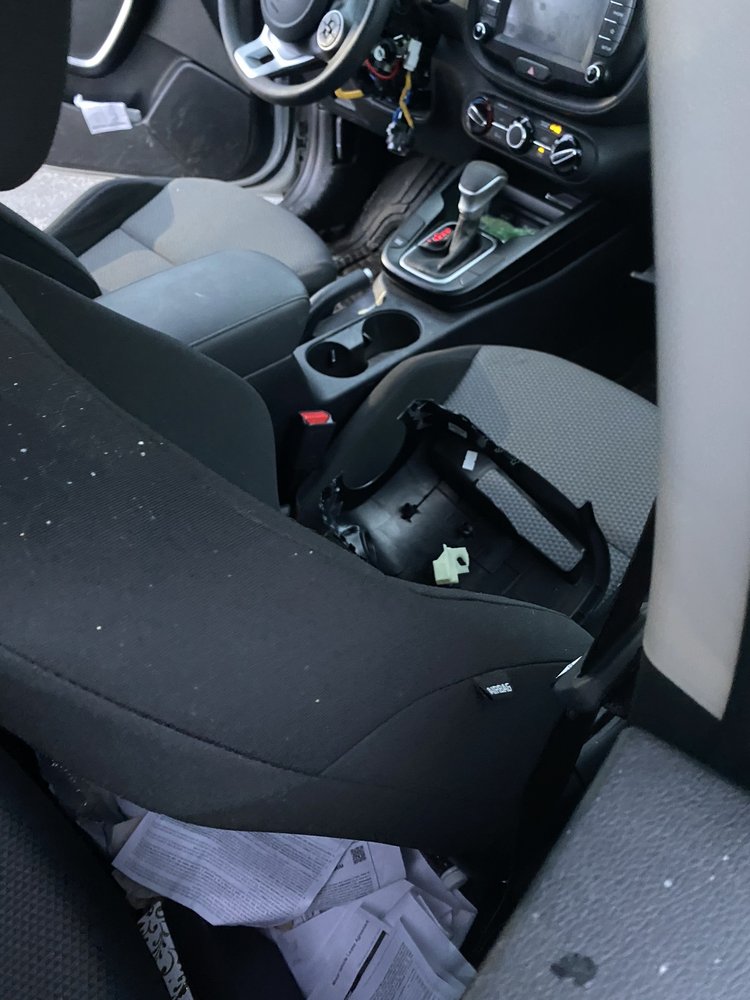 SAFE AUTO GLASS Updated September 2024 21 Photos & 46 Reviews 5044 S 27th St, Milwaukee