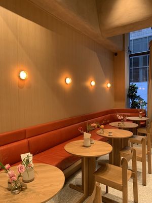 WatchHouse 5th Ave. by null