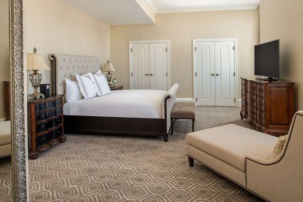 The Roosevelt New Orleans, A Waldorf Astoria Hotel by null