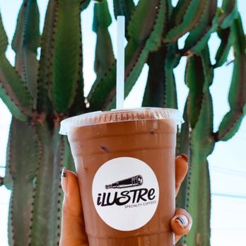 ILUSTRE Coffee Grab & Go - Belgium Almond Mylk Latte - Coffee & Tea Near Me - Tijuana, BCN ILUSTRE Coffee Grab & Go - Belgium Almond Mylk Latte - Coffee & Tea Near Me - Tijuana, BCN