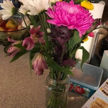 Avas Flowers - This is their $82.99 Mixed Floral bouquet. What they sent - Florists Near Me