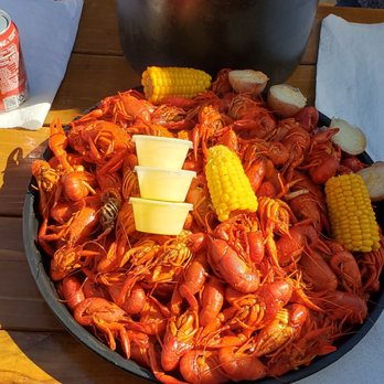 Arnaud's Cajun Kitchen - Crawfish & corn - Food Trucks Near Me - Huntsville, Texas