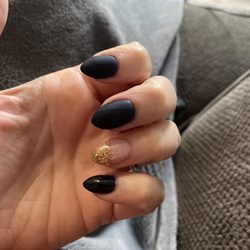 Nails 4 U