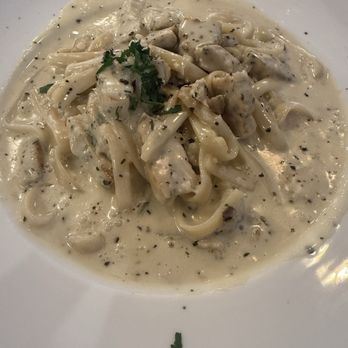 Mamma Mia - Chicken Alfredo - Italian Near Me - Riverside, California