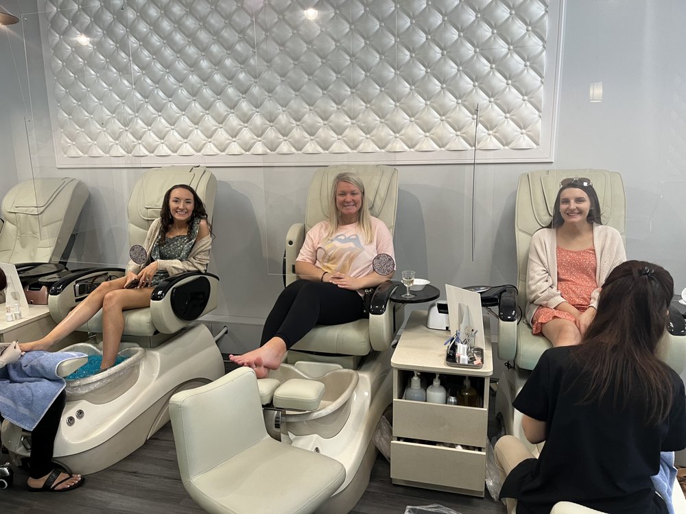 INTERNATIONAILS Updated October 2024 34 Photos 3682 Harden Blvd