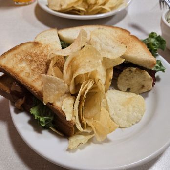 Lamy's Diner - BLT with chips - Diners Near Me - Dearborn, Michigan Lamy's Diner - BLT with chips - Diners Near Me - Dearborn, Michigan