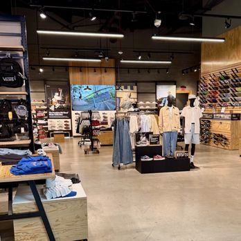 Vans - Shoe Stores Near Me - Manhattan Beach, California Vans - Shoe Stores Near Me - Manhattan Beach, California