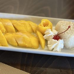 Sawaddee Thai Restaurant - Sticky rice with mango