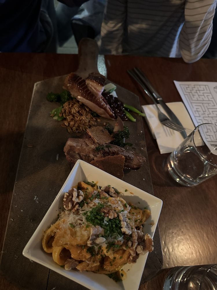Blue Lake Eatery & Bar
