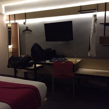 City Express - TV and desk area to place clothes/bags - Hotels Near Me - Tijuana, BCN City Express - TV and desk area to place clothes/bags - Hotels Near Me - Tijuana, BCN