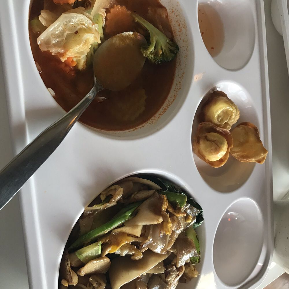 Tom Yum Cafe - Thai Near Me - Chicago, Illinois Tom Yum Cafe - Thai Near Me - Chicago, Illinois