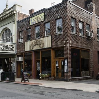Jake's Restaurant - Right next to the classic Calvin Theatre. - Breakfast & Brunch Near Me - Northampton, Massachusetts