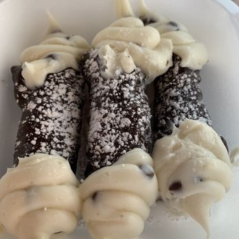 Sal's Gilbert Pizza - The best cannolis in AZ - Pizza Near Me - Gilbert, Arizona