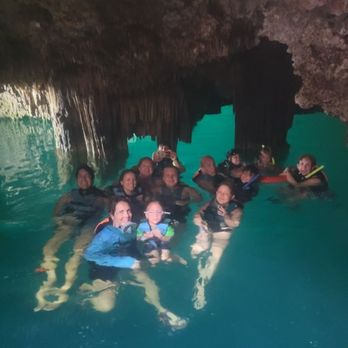 Seth Dive Mexico - Gaston took a group photo for us to remember this incredible experience! - Scuba Diving Near Me - Playa del Carmen, ROO