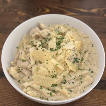 Alberto’s - penne pasta w chicken - Brazilian Near Me - Gallatin, Tennessee Alberto’s - penne pasta w chicken - Brazilian Near Me - Gallatin, Tennessee