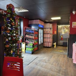 Fox's Pizza Den - Interior