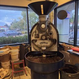 Old coffee roaster, this is actually super neat. Old coffee roaster, this is actually super neat.