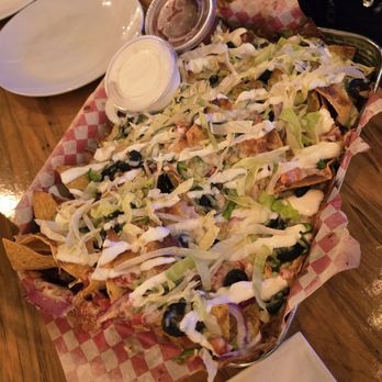 Breakwall Brewing Company - Nachos - Brewpubs Near Me - Port Colborne, Ontario Breakwall Brewing Company - Nachos - Brewpubs Near Me - Port Colborne, Ontario