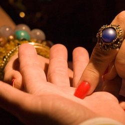 Julia Spiritual Advisor - Entertain your guest with a psychic! Book now available for all special occasions events and parties call for rates
