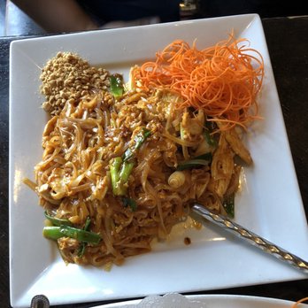 Panvimarn Thai Cuisine - Pad Thai!! - Thai Near Me - Long Beach, California