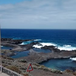 Aeropuerto de Santa Cruz de La Palma - Lagunas naturales. Se accede a ellas caminado, directamente desde el edificio terminal.