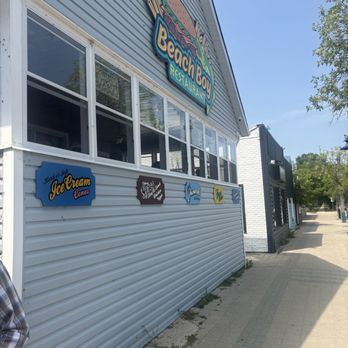 Beach Boy Restaurant - Front of establishment - Greek Near Me - Gimli, Manitoba