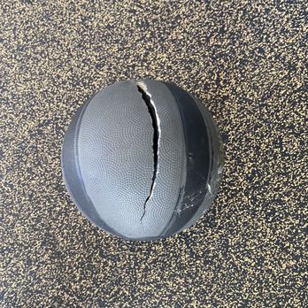 Da Vinci Apartments - Torn medicine ball - Apartments Near Me - Los Angeles, California Da Vinci Apartments - Torn medicine ball - Apartments Near Me - Los Angeles, California