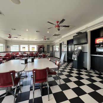 Buddy's Drive Inn - Dining area - Diners Near Me - Pierre Part, Louisiana Buddy's Drive Inn - Dining area - Diners Near Me - Pierre Part, Louisiana