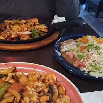 Mexico Restaurant - Fajitas - Chicken & Shrimp, dang good! - Mexican Near Me - White Plains, Maryland