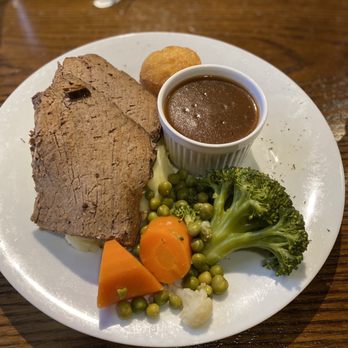 The Hercules Bar - Sunday roast, beef (£11) - Irish Pub Near Me - Belfast, BFS The Hercules Bar - Sunday roast, beef (£11) - Irish Pub Near Me - Belfast, BFS